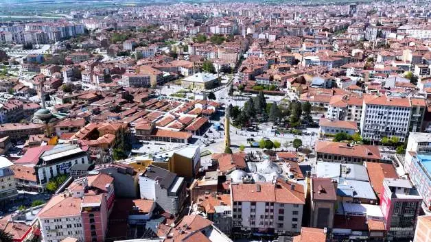 Çorum Tarihi Kent Meydanı yenilendi: Bakan Kurum o görüntüleri paylaştı
