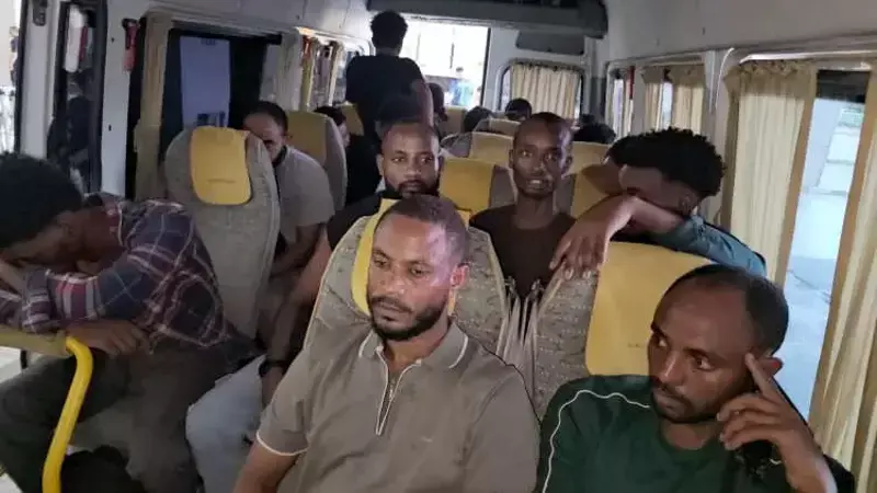 Edirne'de polise takılan minibüsten 19 kaçak göçmen çıktı