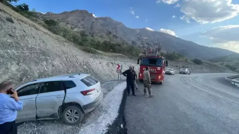 Hakkari-Van karayolunda trafik kazası: 3 yaralı
