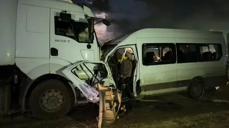 Hatay'da korkunç kaza: Ölü ve yaralılar var