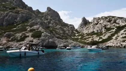 10 metrelik tekne bota çarptı