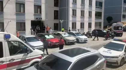 2 kişi aynı dairede ölü bulundu
