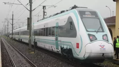 2 milyon 634 bin 363 yolcumuzu taşıdı! Milli elektrikli trenlerin yeni rotası Edirne!