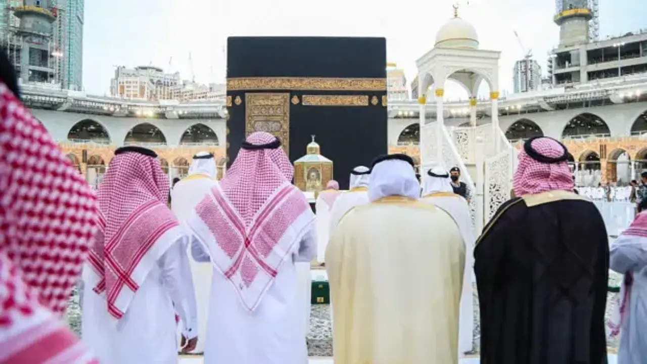 2 milyon hacı Kabe'de bayram namazı kıldı