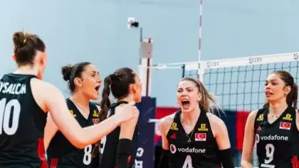 8'de 8 geldi! Genç Sultanlar, Avrupa Şampiyonası'nda finalde!
