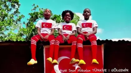 A Milli Takımımıza Afrika'dan tam destek! İlk maç öncesi coşturan şarkı...