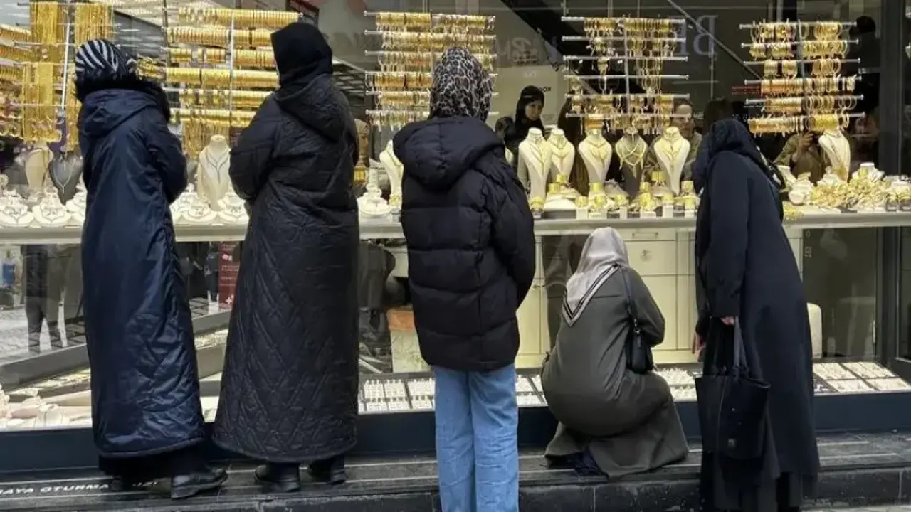 ABD-İran gerilimi altına talebi patlattı: Yastık altında 50 trilyonluk dev servet