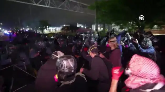 ABD'de göçmen protestosu devam ediyor! Polislerden sert müdahale...