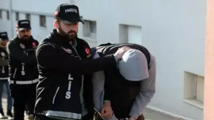 Adana'da zehir tacirlerine operasyonda 5 şüpheli tutuklandı