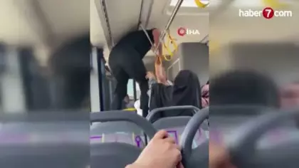 Adıyaman'da otobüste tekmeli, yumruklu kavga kamerada