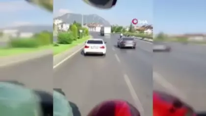 Alanya’da itfaiyeye yol vermeyen sürücü cep telefonu kamerasında