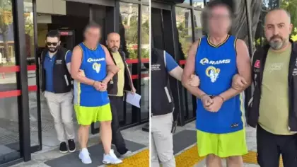 Alçak İngiliz Türk bayrağına tükürdü: Cezasını çekecek!