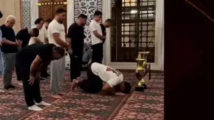 Altın kemeri takan Erkan Taş zaferini Selimiye Camii'nde şükrederek kutladı