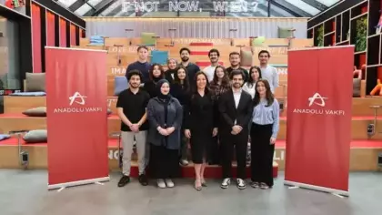 Anadolu Vakfı burs programı gençlere bursun ötesinde destek sunuyor