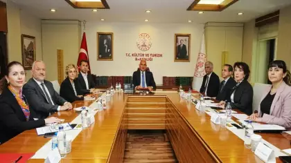 Ankara'da turizm şampiyonlar ligi! Bakan Ersoy sektörün devlerini aynı masada topladı