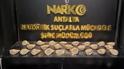 Antalya'da narkotikten rekor darbe: Lüks aracın bagajından 34 paket eroin fırladı!