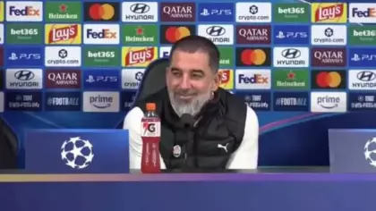 Arda Turan'dan basın toplantısında 