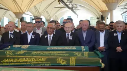 Aslı Baykal'dan cenaze sonrası Kılıçdaroğlu ve Özel'e gönderme: En önde yer alanlar...