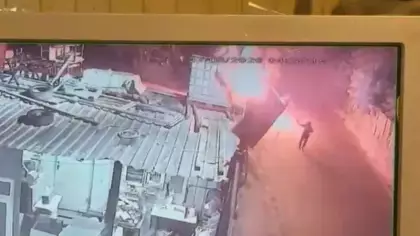 Avcılar’da oto galerideki araçları ateşe verdiler: 10 milyon lira haraç istediler