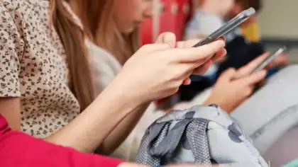 Avrupa’da sosyal medyaya çocuk freni!