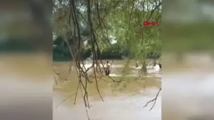 Aydın'da Eda ve Şahin'in nehirde akıntıya kapıldıkları anlar kamerada