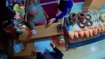 Bağcılar'da iş yeri sahibi işletmeci kadını çocuklarının yanında darbetti