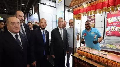 Bakan Bolat 21. MÜSİAD Uluslararası Fuarı'nda iş insanlarıyla bir araya geldi