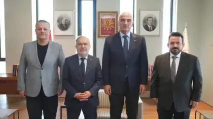 Bakan Ersoy, 15 Temmuz Derneği heyetini ağırladı
