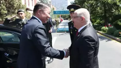 Bakan Güler, Moğol mevkidaşı Batlut ile bir araya geldi