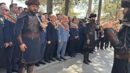 Bakan Gürlek, Ertuğrul Gazi Türbesini ziyaret etti
