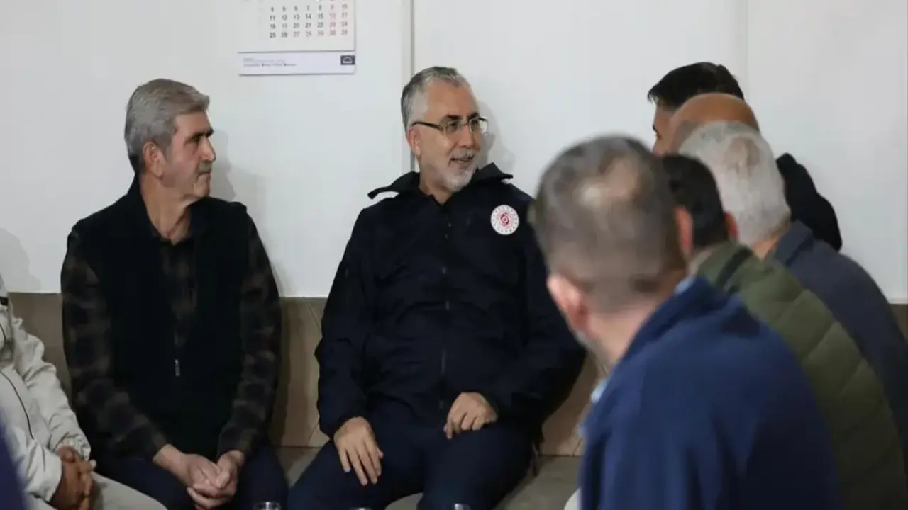 Bakan Işıkhan'dan 1 Mayıs mesajı: Hedeflerimize yürümeye devam edeceğiz