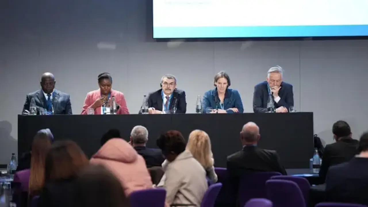 Bakan Tekin, Londra'daki Dünya Eğitim Forumu'na katıldı