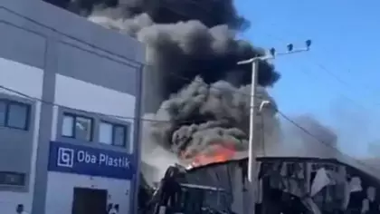 Balıkesir'de plastik fabrikasında yangın