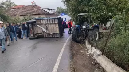 Balıkesir'de traktör römorku devrildi: 23 yaralı