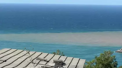Bartın’da sağanak sonrası şaşırtan manzara: Resmen renk değiştirdi