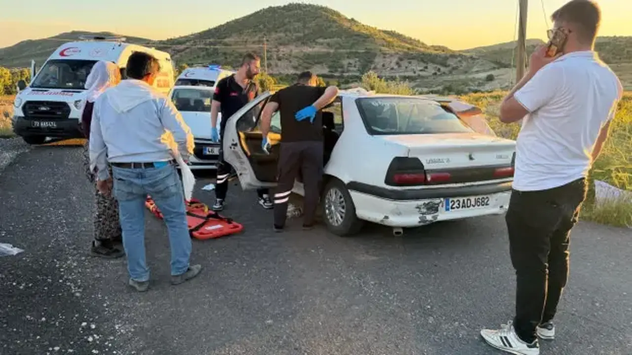 Batman'da iki otomobil çarpıştı: 12 yaralı