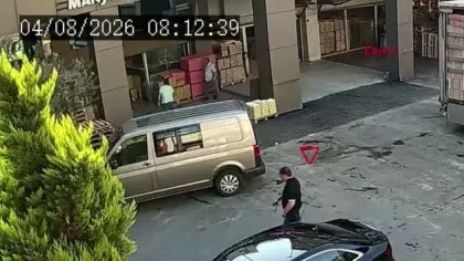 Bayrampaşa’da sinyal kesiciyle aracın kilitlenmesini engelleyip 200 bin lira çalan şüpheli tutuklandı