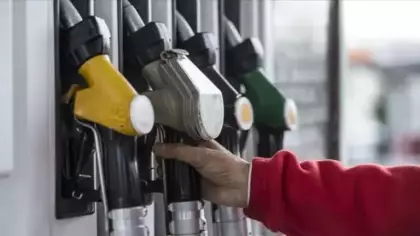 Benzine zam geldi