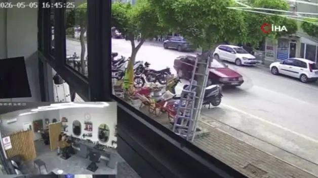 Berberde tıraş olan şahsa satırla saldırmıştı, o anların görüntüsü ortaya çıktı