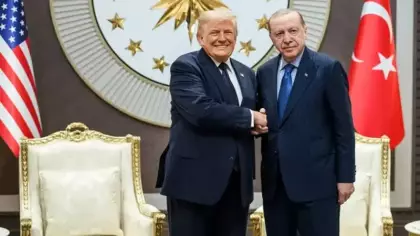 Beyaz Saray, Trump ve Erdoğan'ın tokalaştığı fotoğrafı paylaştı