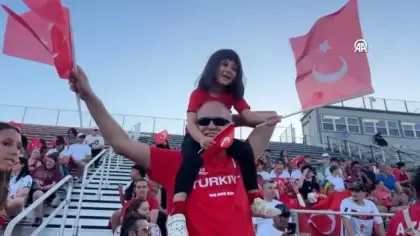 Bizim Çocuklar, Arizona'daki ilk antrenmanını binlerce taraftarlar eşliğinde gerçekleştirdi