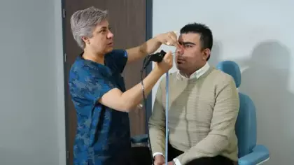 Boğazına yerleşen tümör nefesini kesmişti: İki ameliyatla hayata döndü