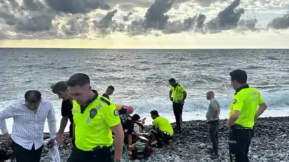 Boğulma tehlikesi geçiren asteğmen, polislerin yardımıyla kurtarıldı