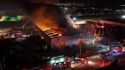Bolu'da geri dönüşüm tesisinde büyük yangın! Alevlerin arasından art arda patlama sesleri