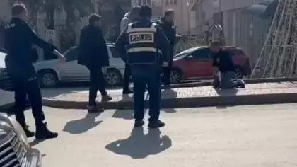 Bolu'da korku dolu anlar! Eli bıçaklı şahıs ekipleri harekete geçirdi!