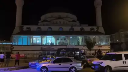 Camide asılı halde bulundu