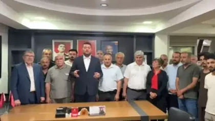 CHP İl binasında hareketli gece: Yeni atanan il başkanı çilingirle içeri girdi!