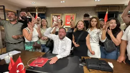 CHP İzmir İl Başkanlığı'na atanan Utku Gümrükçü, görevine başladı