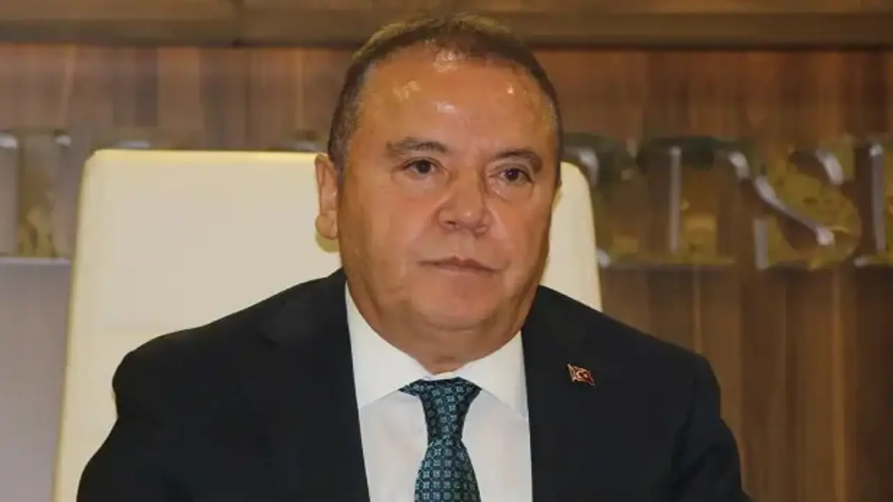 CHP'den Muhittin Böcek'e istifa baskısı
