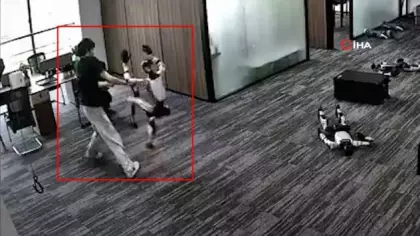 Çin’de insansı robot geliştiricisine saldırdı